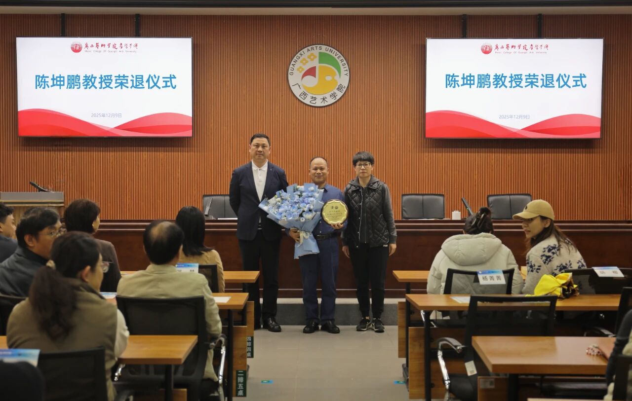 bcc32227ff99e9362c36ec2eecb76e65.jpg